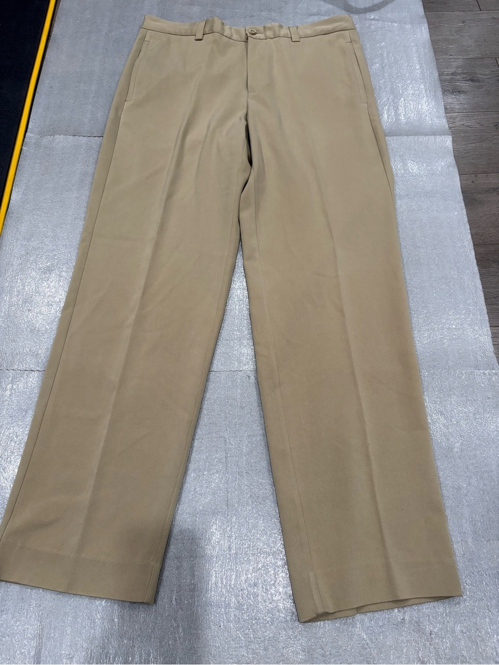 Tommy Bahama Men's Khaki Straight-Leg 100 Silk Chinos